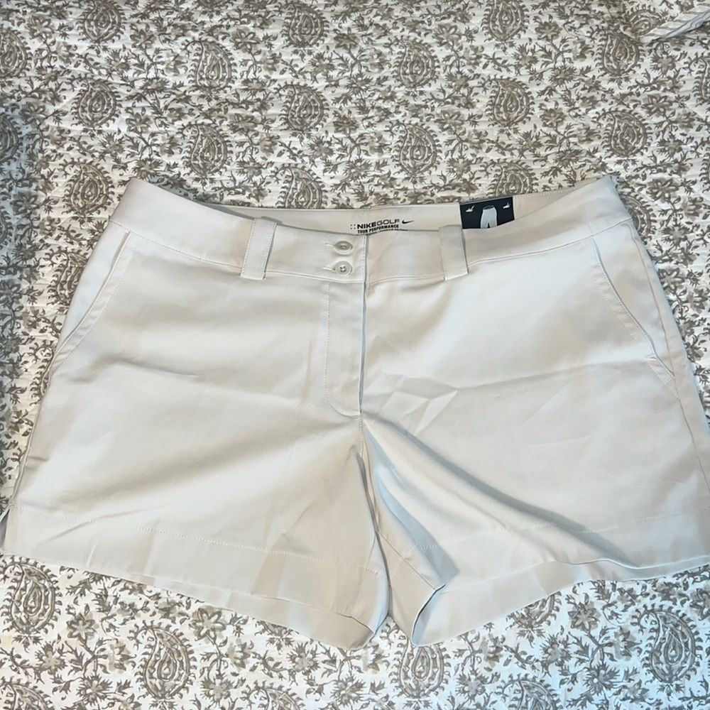 COPY - Nike - Women’s Golf Short - Cream - Size 14 - NWT